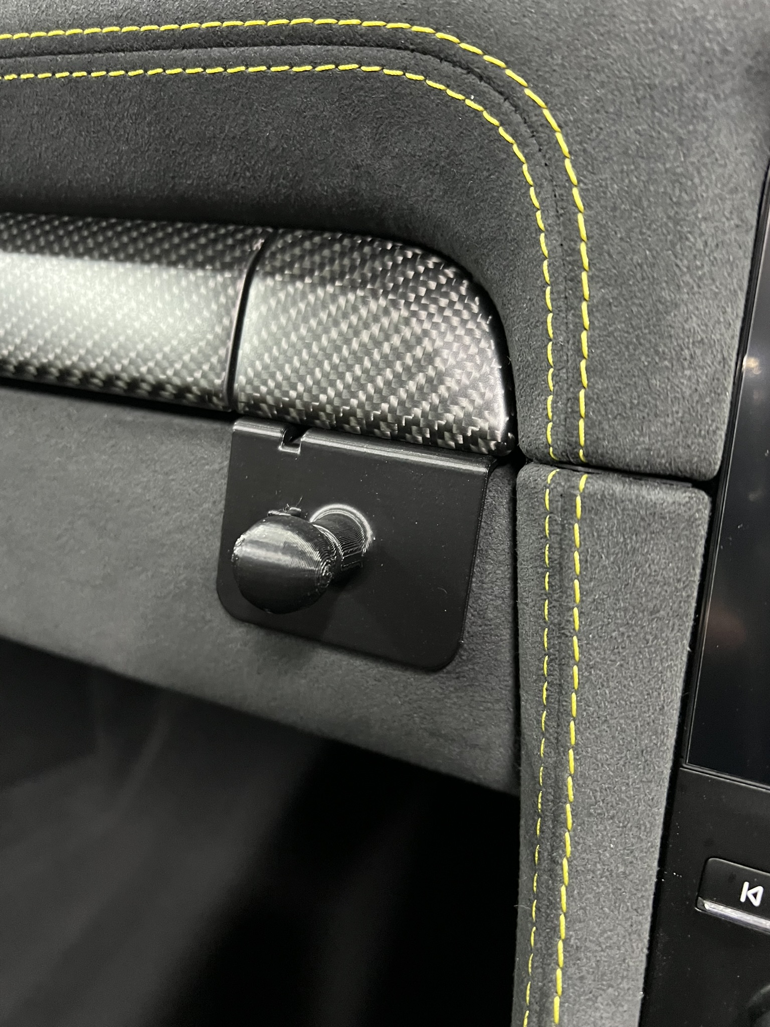 Porsche MagSafe Wireless Phone Charger Mount - Image 4