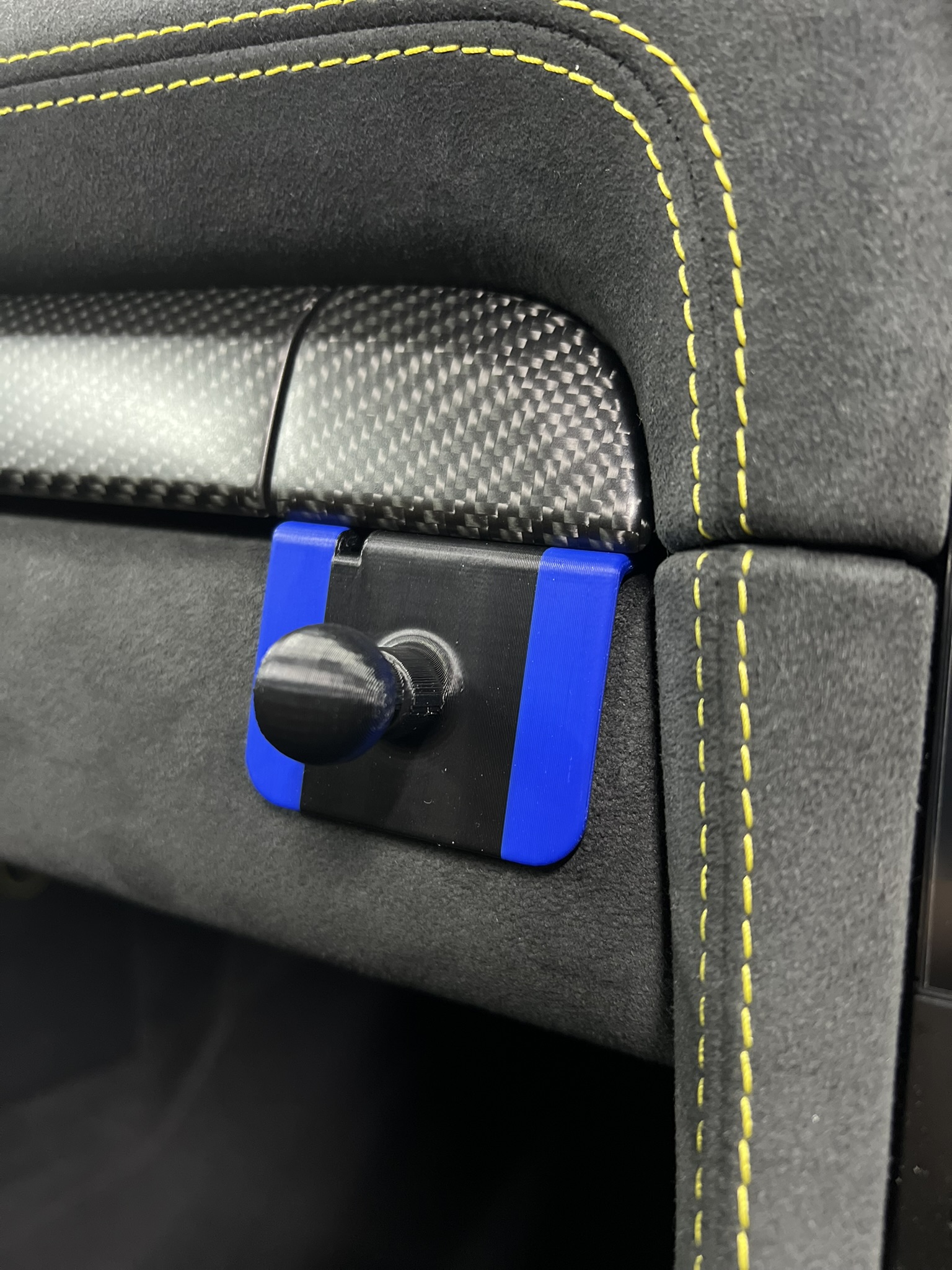 Porsche MagSafe Wireless Phone Charger Mount - Image 12