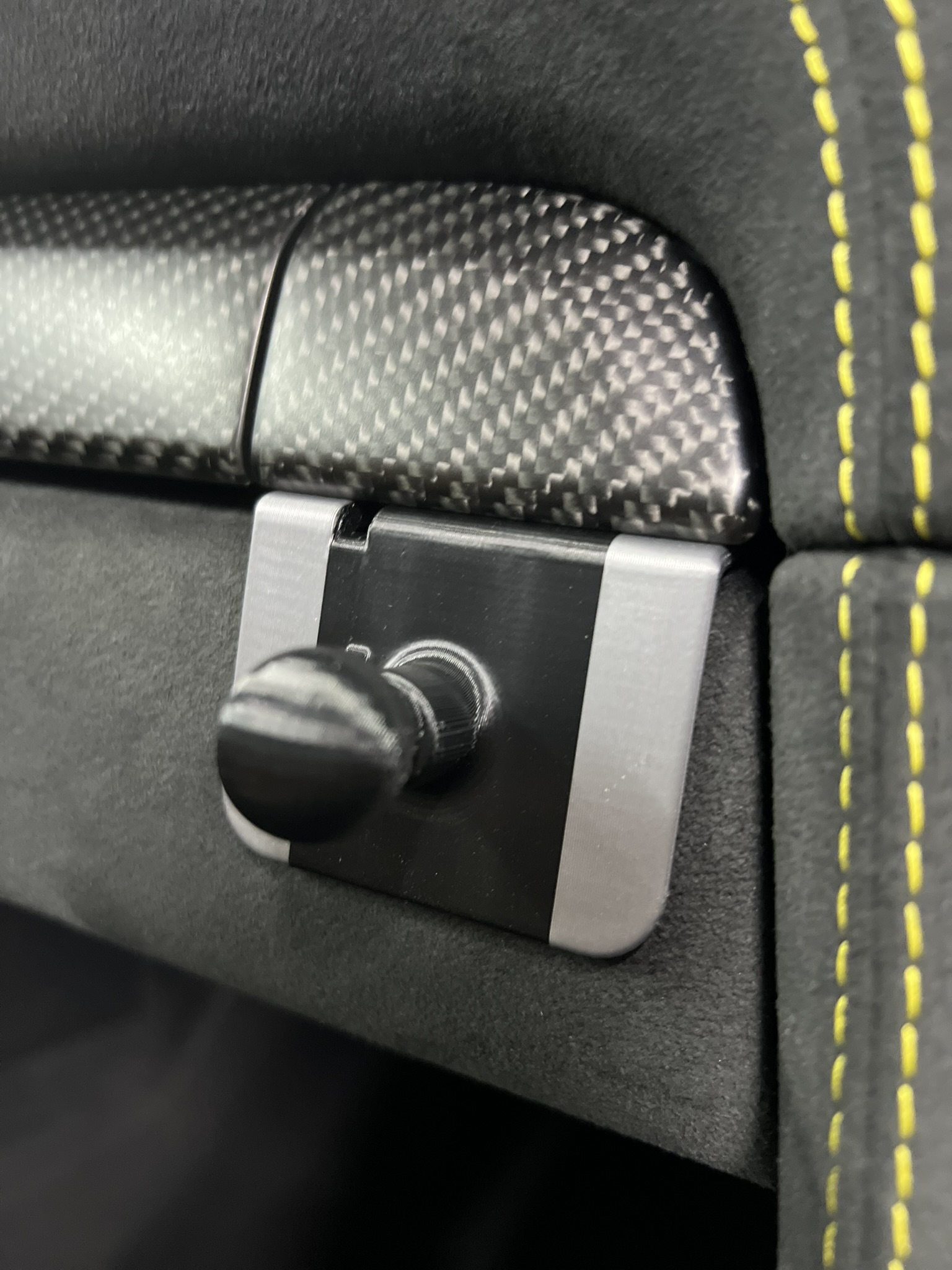 Porsche MagSafe Wireless Phone Charger Mount - Image 11