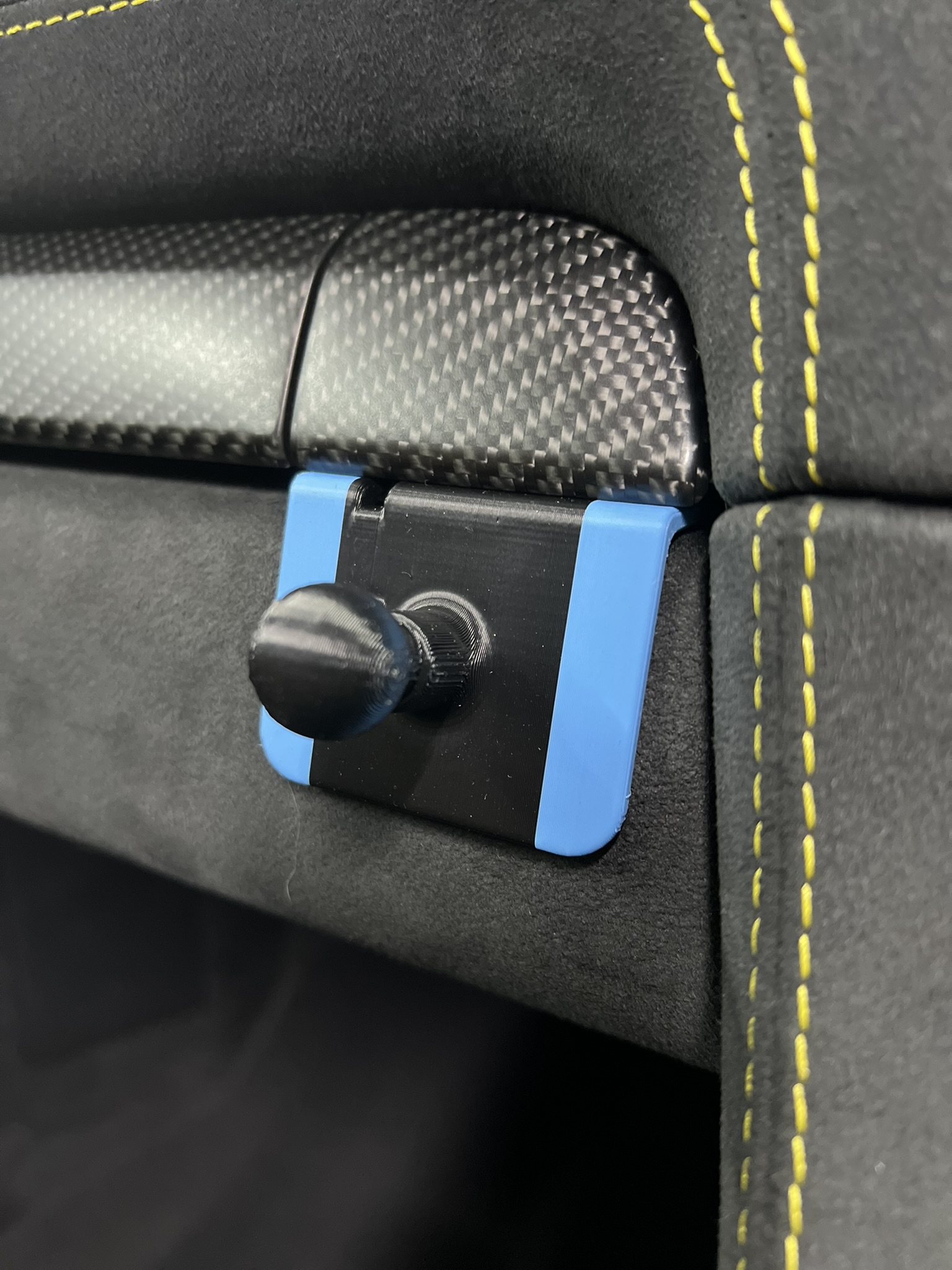 Porsche MagSafe Wireless Phone Charger Mount - Image 10