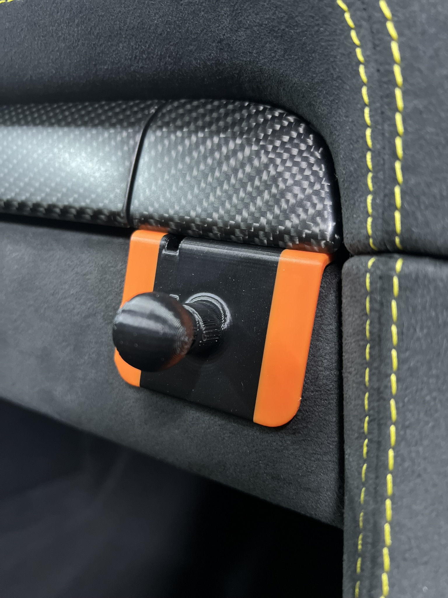 Porsche MagSafe Wireless Phone Charger Mount - Image 9