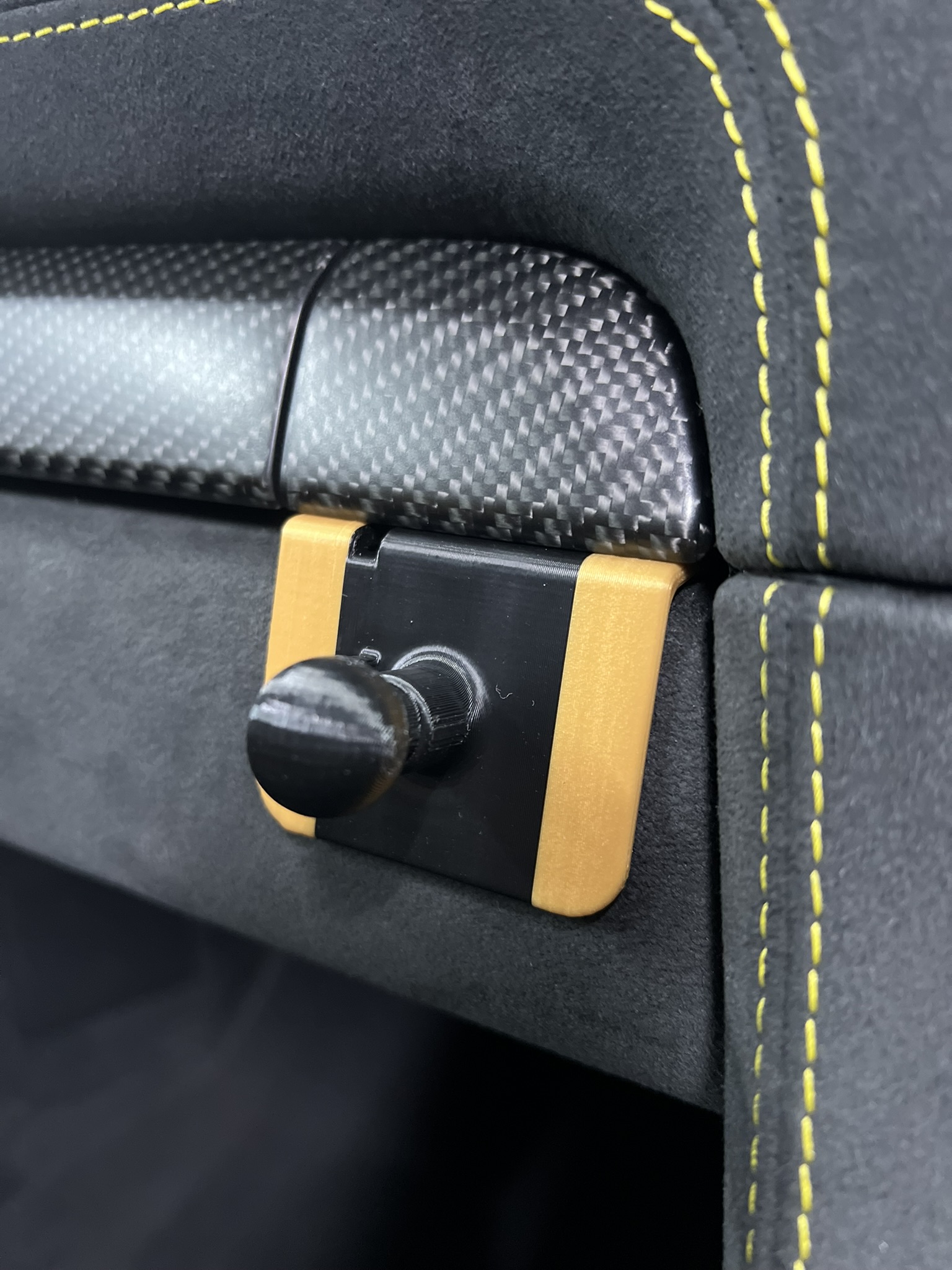 Porsche MagSafe Wireless Phone Charger Mount - Image 8