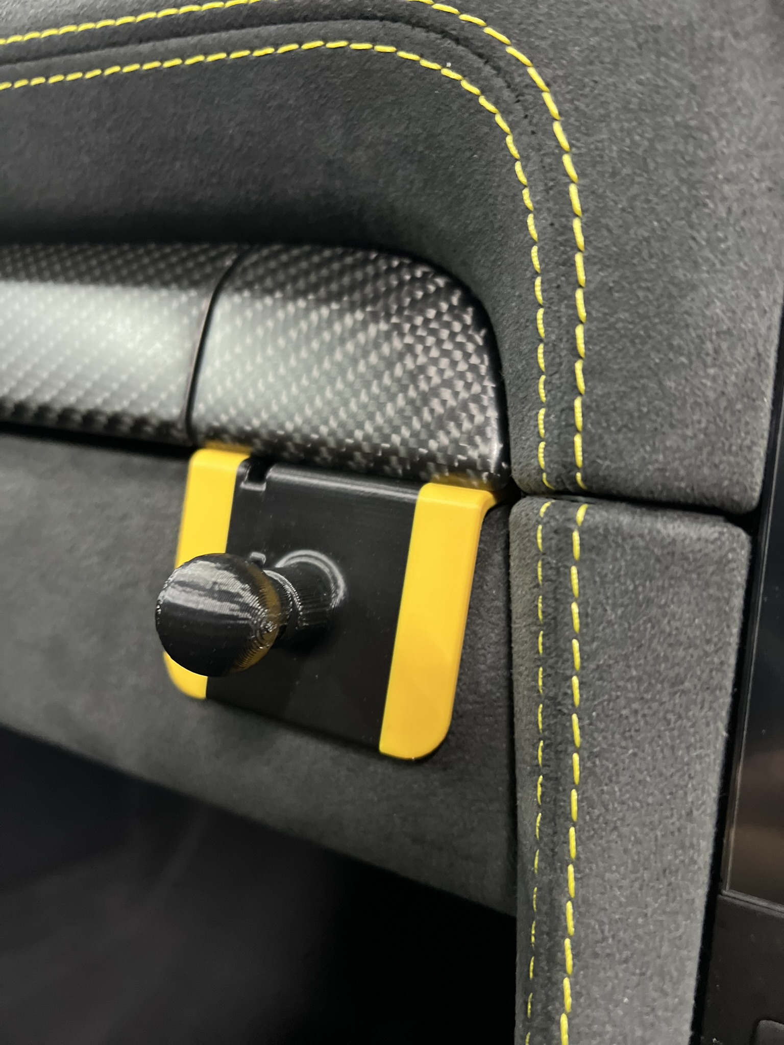 Porsche MagSafe Wireless Phone Charger Mount - Image 6