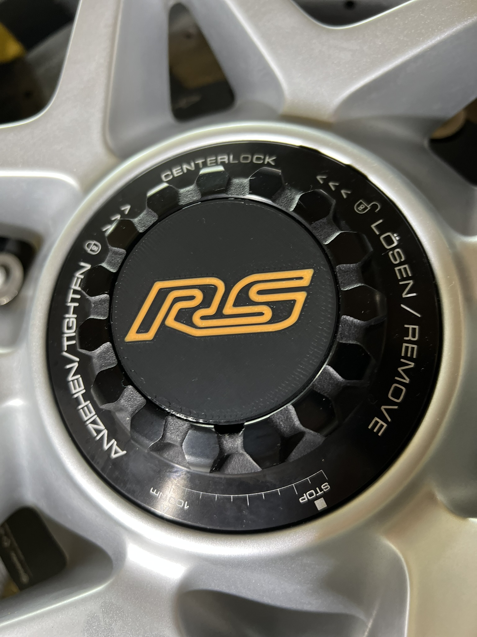 Smooth Finish Centre Lock Centre Caps - Image 14