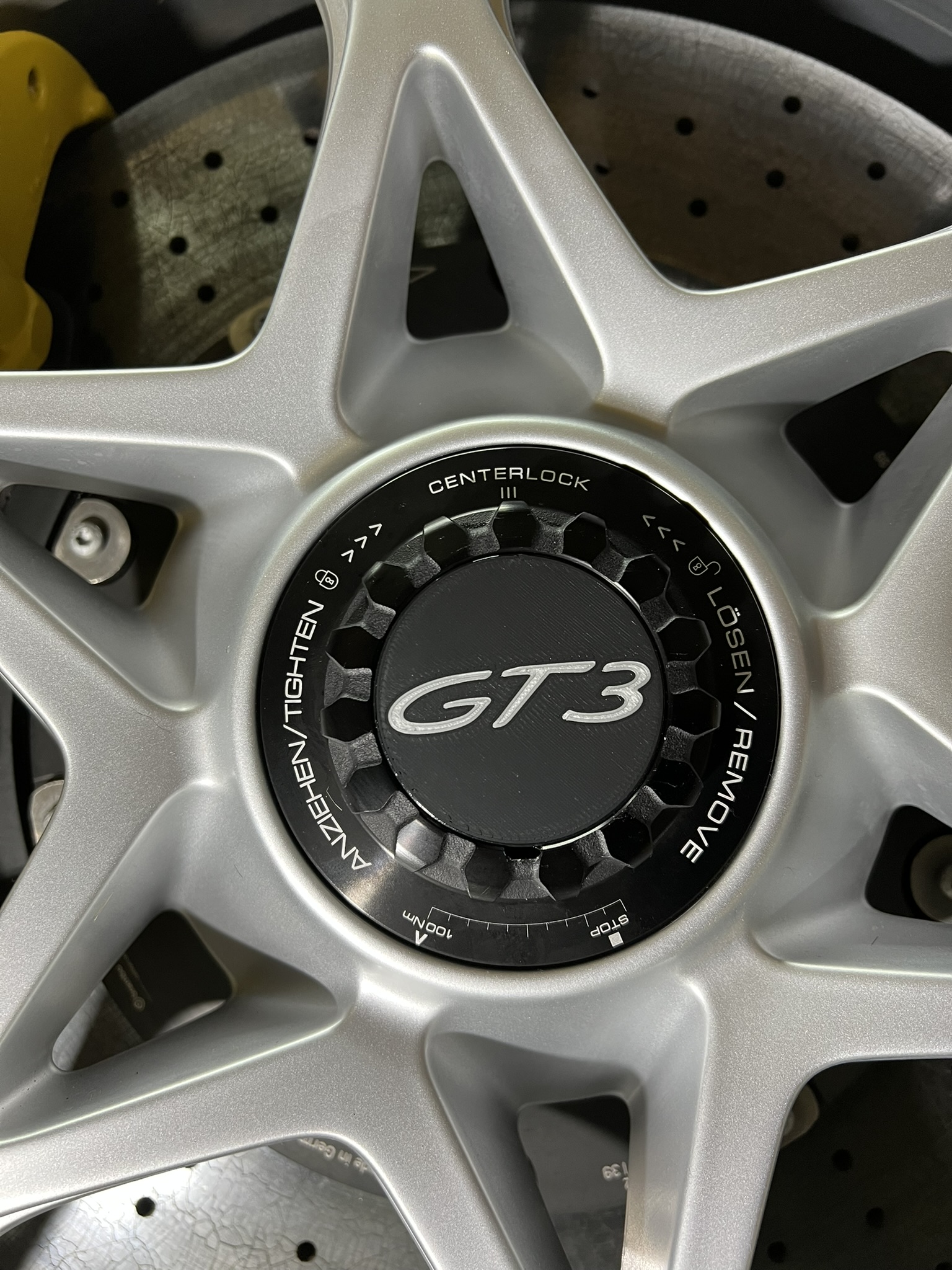 Smooth Finish Centre Lock Centre Caps - Image 12