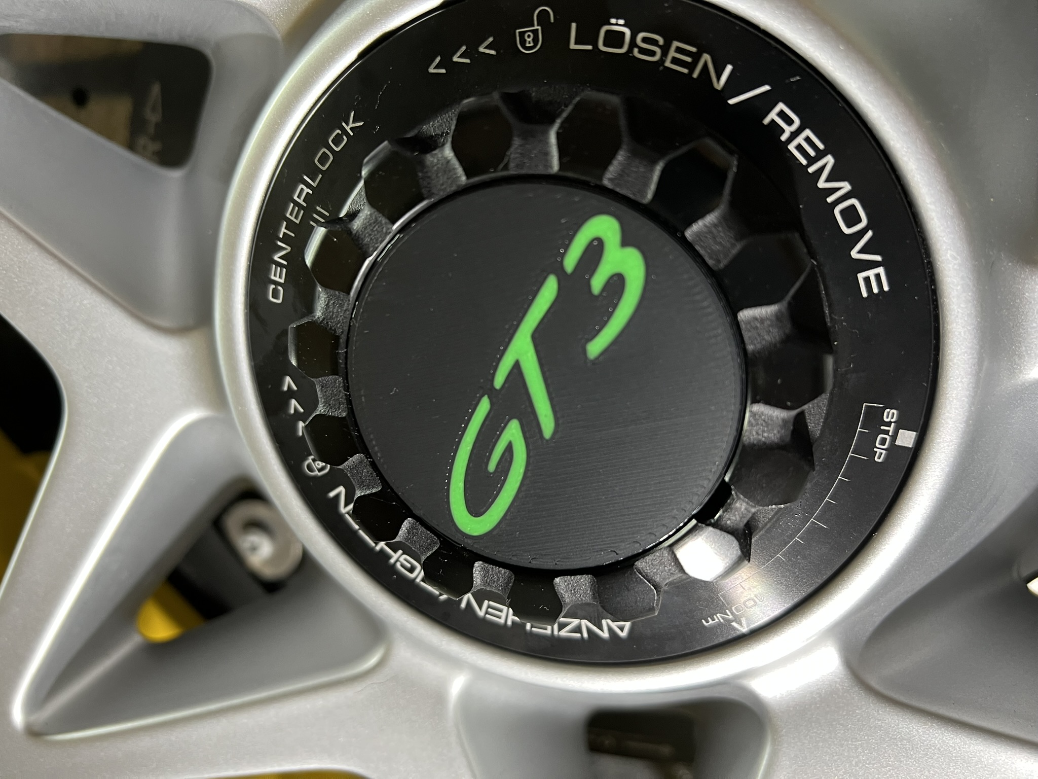 Smooth Finish Centre Lock Centre Caps - Image 18