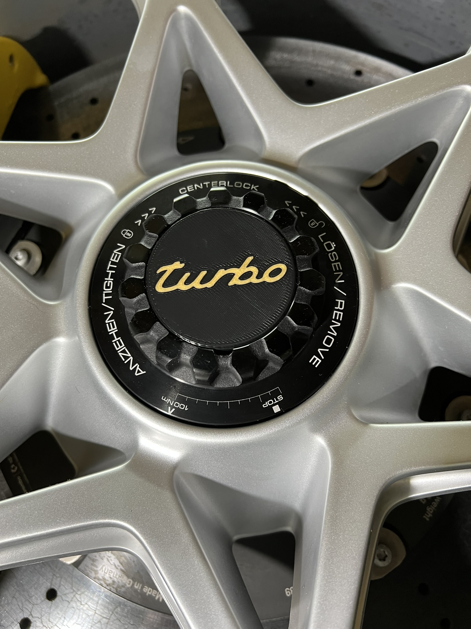 Smooth Finish Centre Lock Centre Caps - Image 10