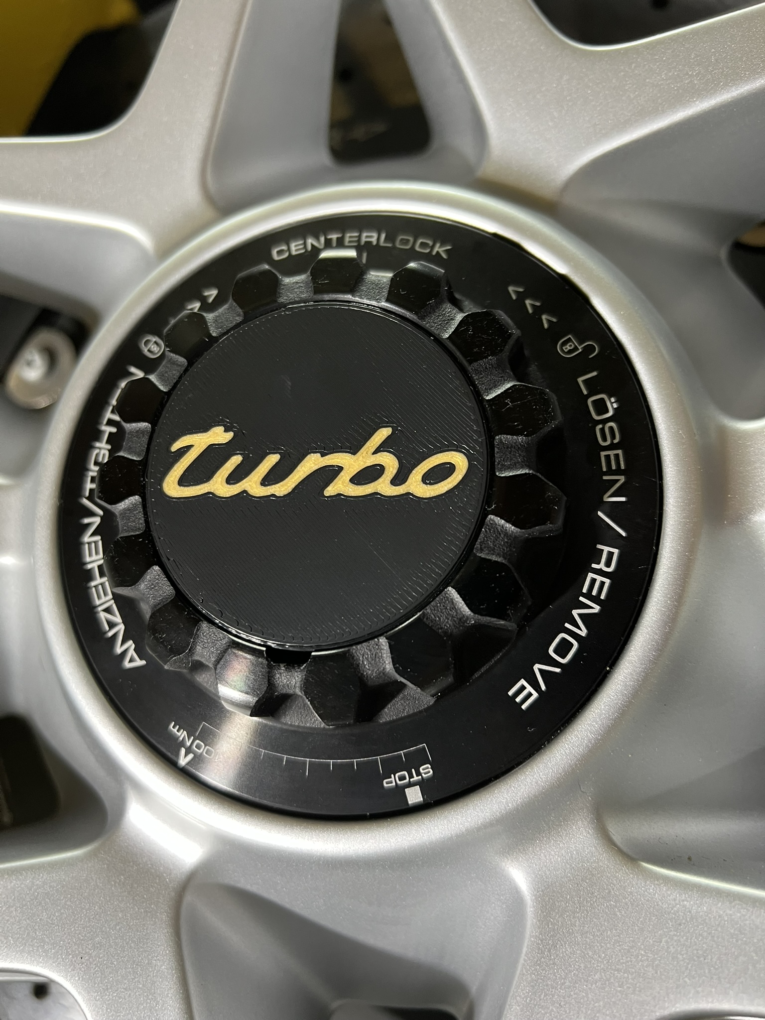 Smooth Finish Centre Lock Centre Caps - Image 9