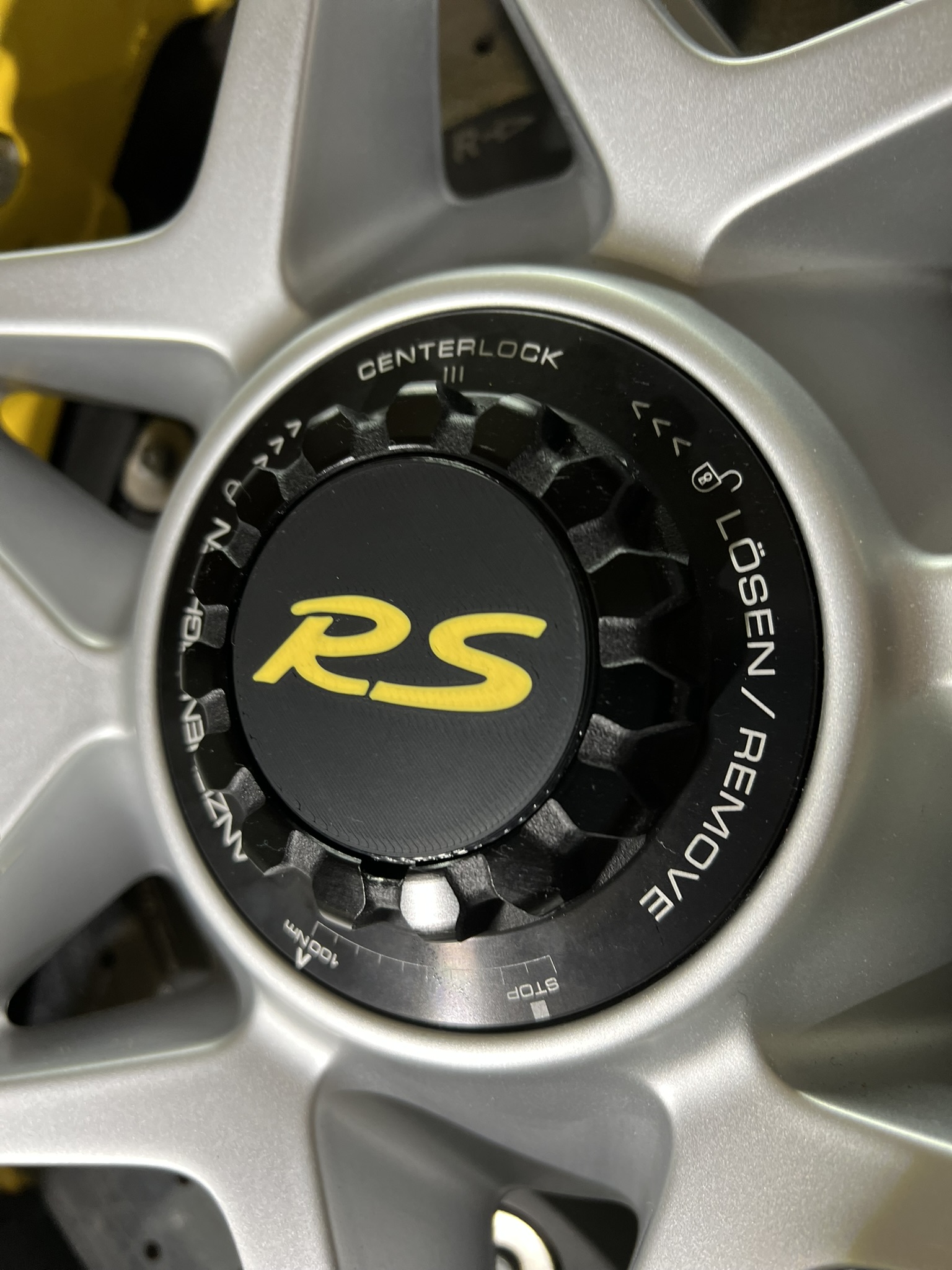 Smooth Finish Centre Lock Centre Caps - Image 8